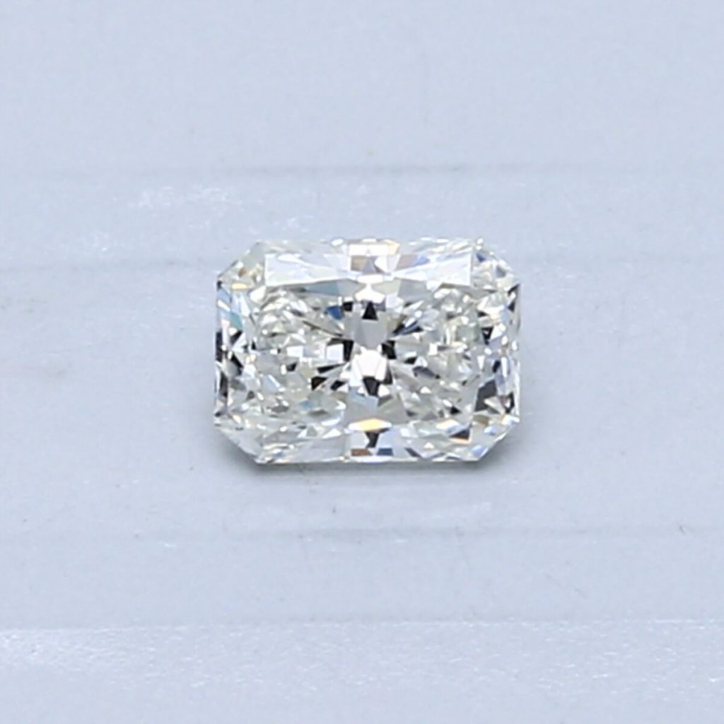 Radiant cut diamond closeup