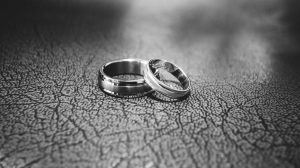 Tungsten wedding bands pros and cons