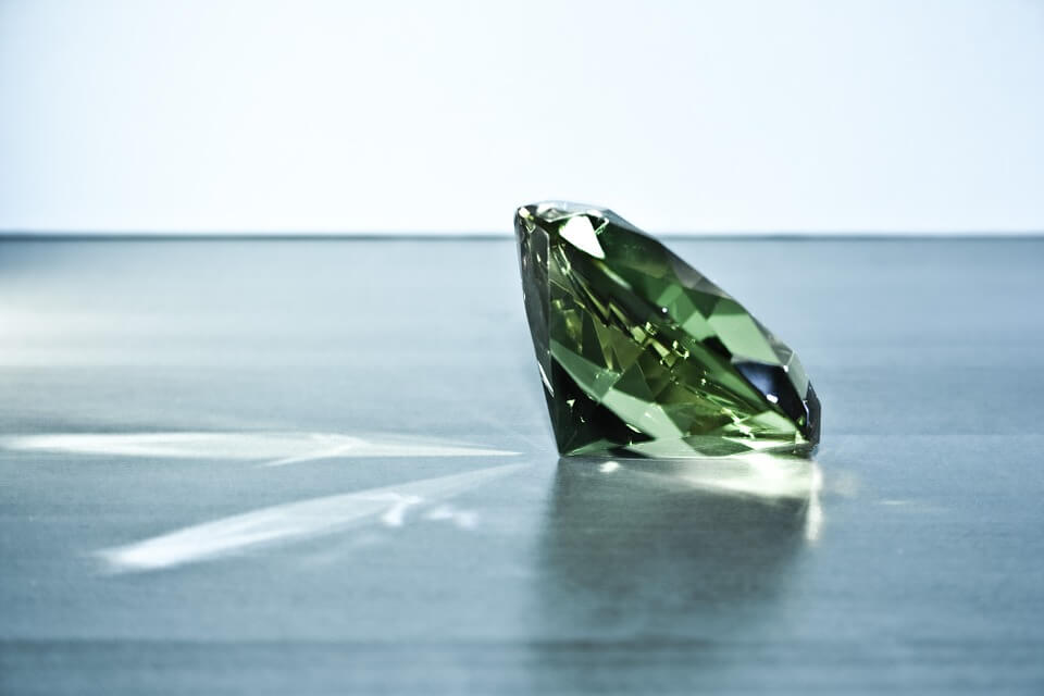 green-diamond-buying-guide