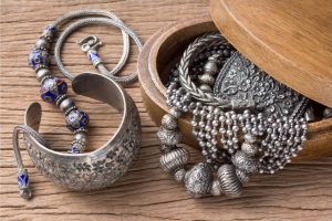 Types of silver for jewelry