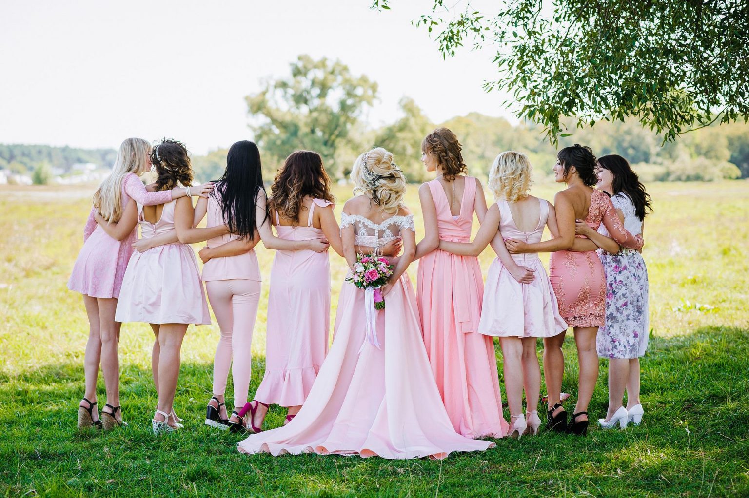 How Many Bridesmaids Should I Have? Wedding KnowHow