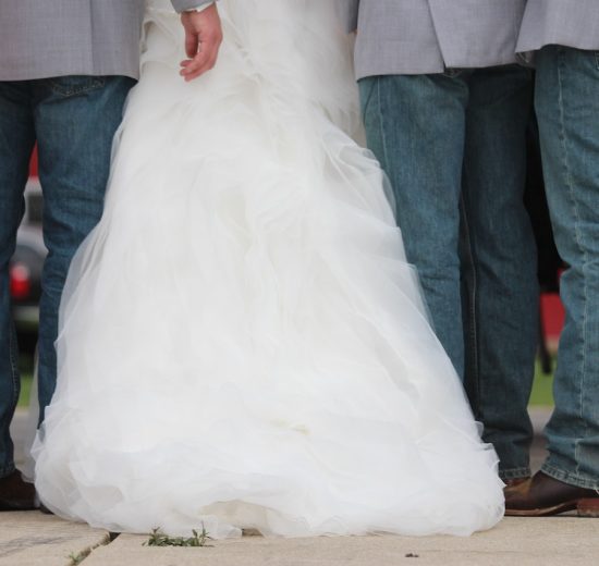 wear jeans to a wedding